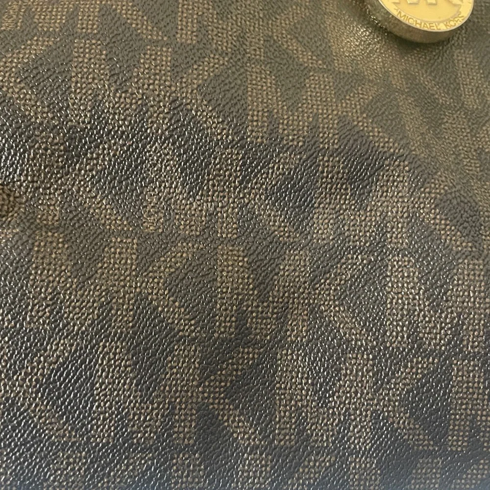 MICHAEL Michael Kors Brown Signature Coated Canvas Medium Cynthia Tote Purse